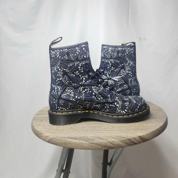 Women’s Dr. Martens 1460 Suede 8-Eye Boot Butterfly Gray Boots Shoes 7 Classic - Picture 6 of 11